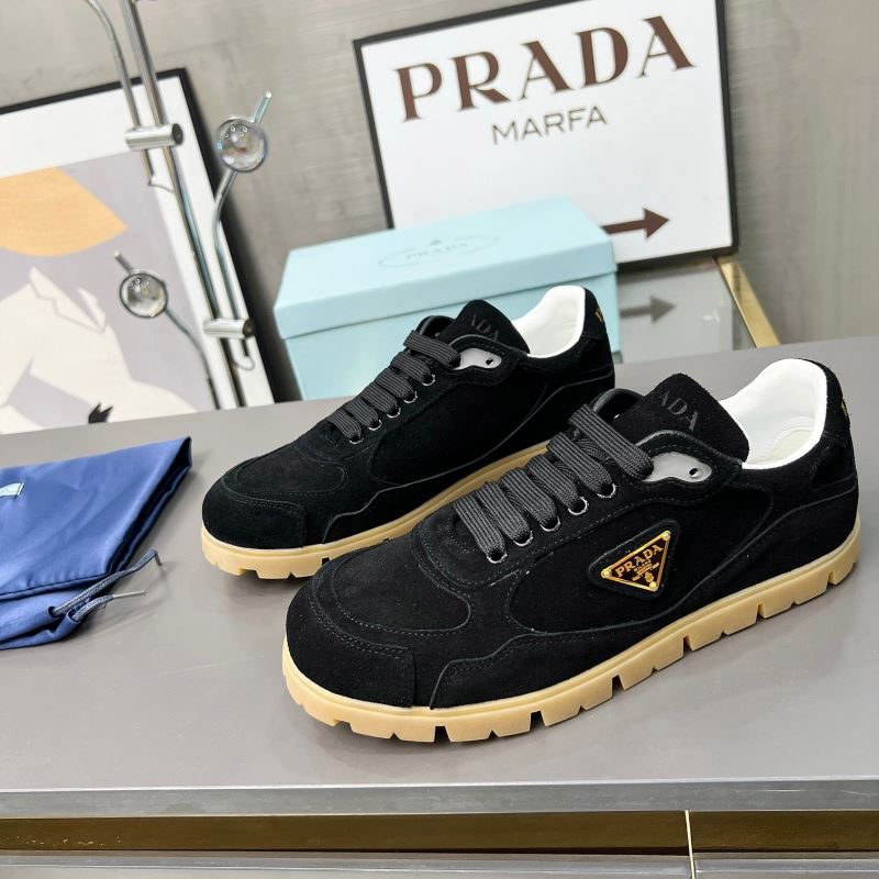 Pra*a casual shoes